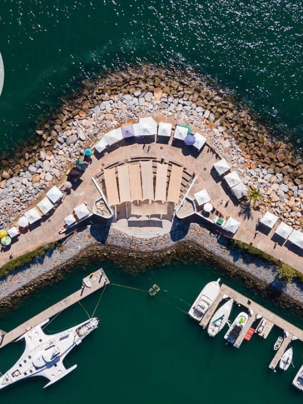 Visit La Crux Market! Nov-Apr